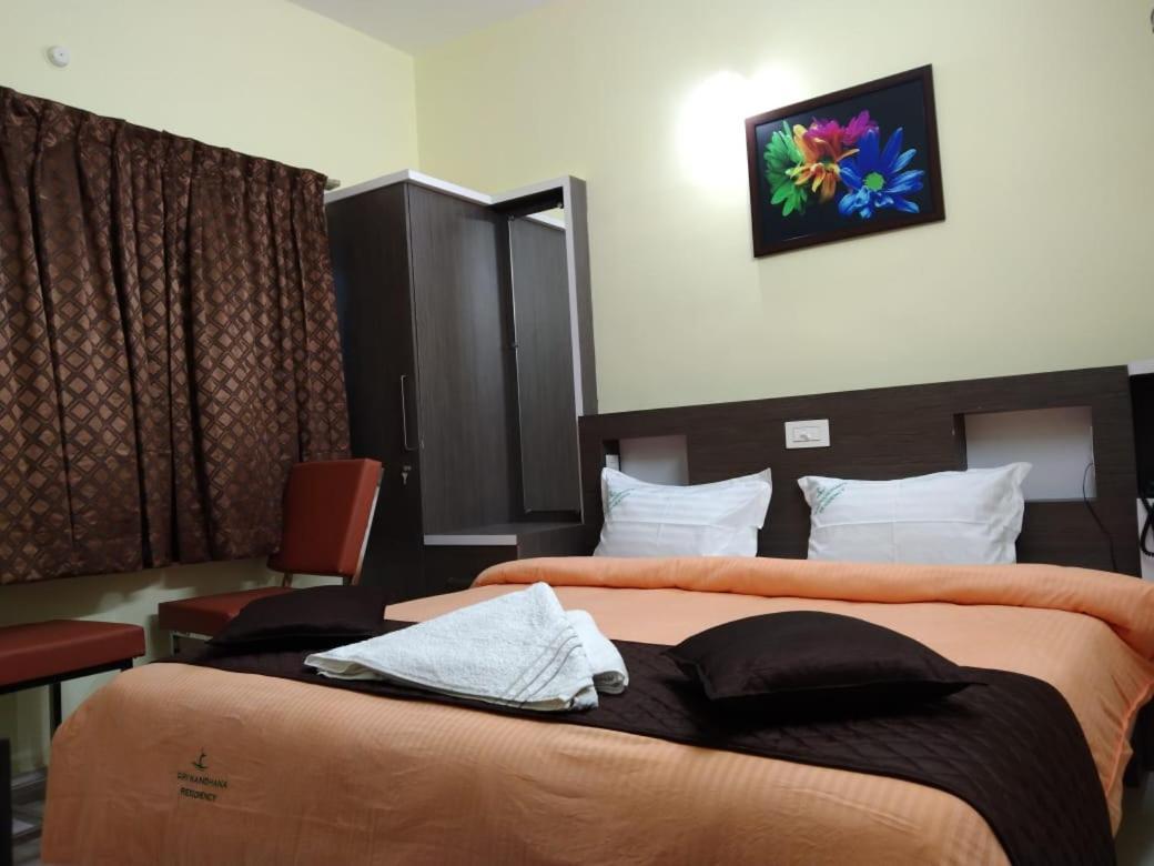 Giri Nandhana Residency Йелагери Экстерьер фото